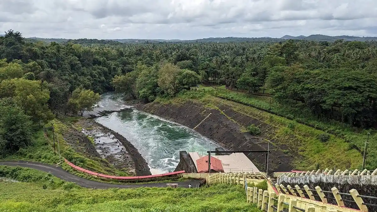Salaulim Dam near resorts in Goa India – scenic attraction for guests booking hotel rooms in South Goa