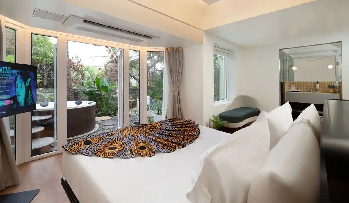 Jacuzzi suite in a couple-friendly hotel in Benaulim