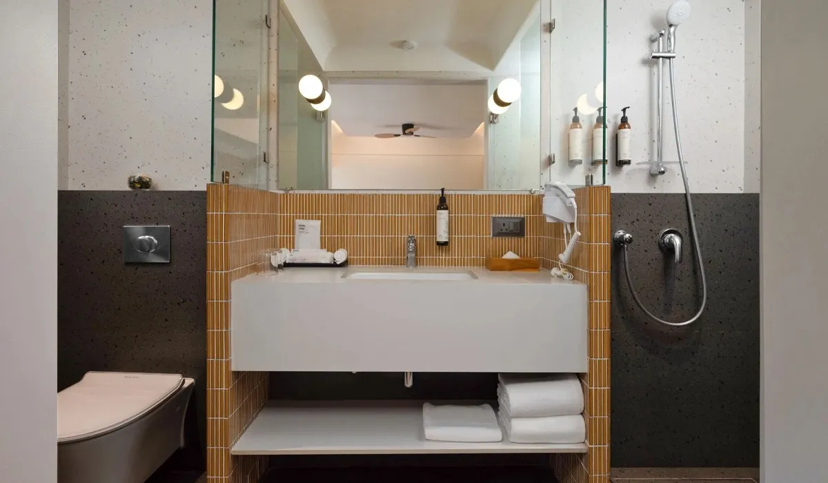 Romantic getaway hotel in Goa with private Jacuzzi