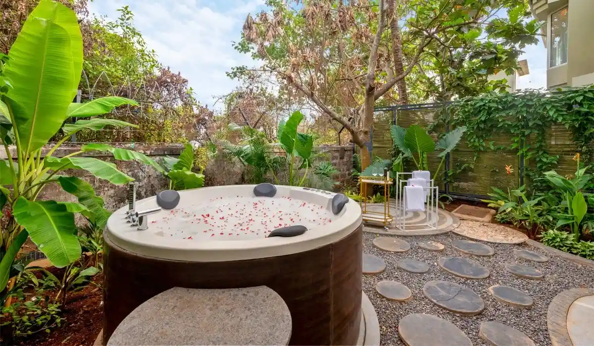 Adult-only resort in Goa with Jacuzzi rooms for couples
